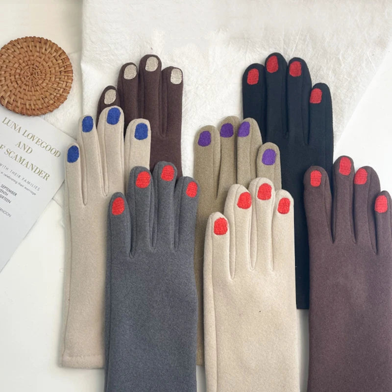 Touch Screen Winter Gloves with Nail Polish Design – Stylish & Functional