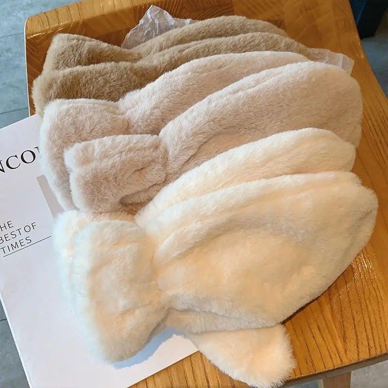 Fluffy Plush Mittens – Cloud-Soft Winter Warmth