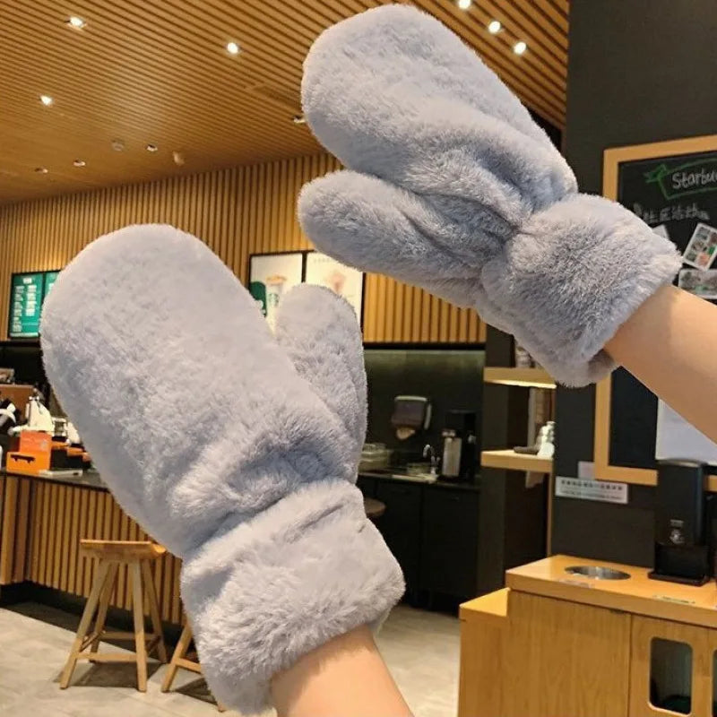 Fluffy Plush Mittens – Cloud-Soft Winter Warmth