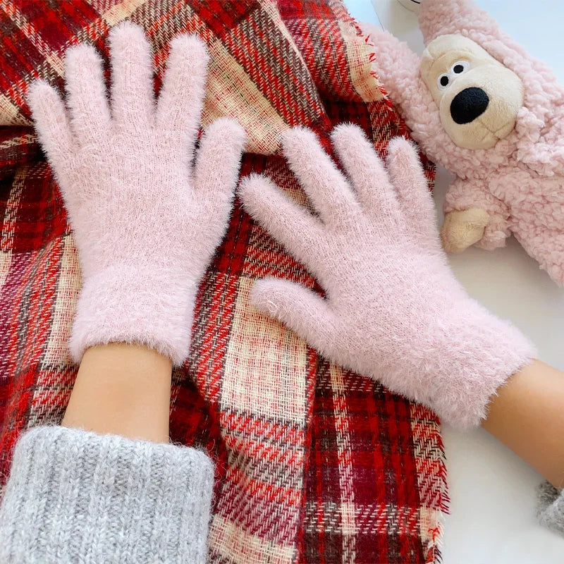 Soft Plush Winter Gloves for Women – Everyday Cozy Essential