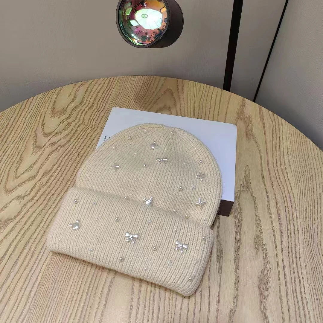 Pearl Accent Knit Beanie – Warm Hat With a Touch of Elegance