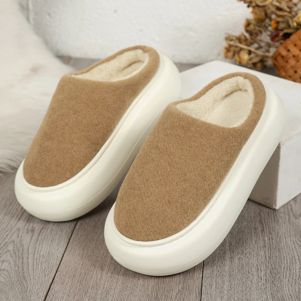Warm Plush Indoor Winter Slippers for Women – Cozy Luxury Underfoot
