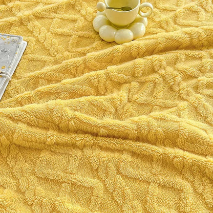 Ultra-Soft Fleece Blanket – Cozy Warmth, Zero Chill