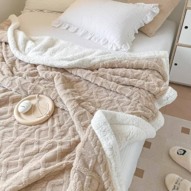 Ultra-Soft Fleece Blanket – Cozy Warmth, Zero Chill