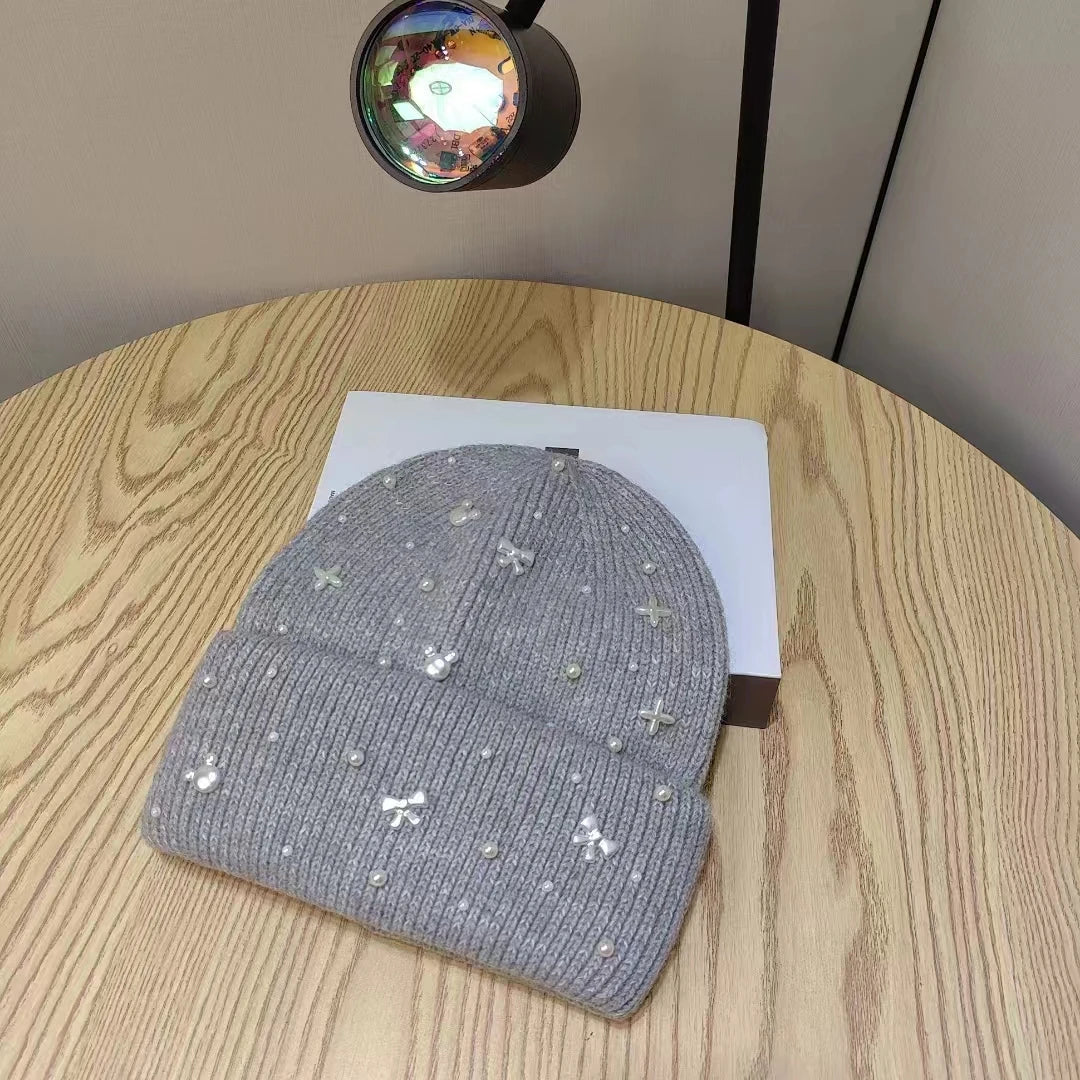 Pearl Accent Knit Beanie – Warm Hat With a Touch of Elegance