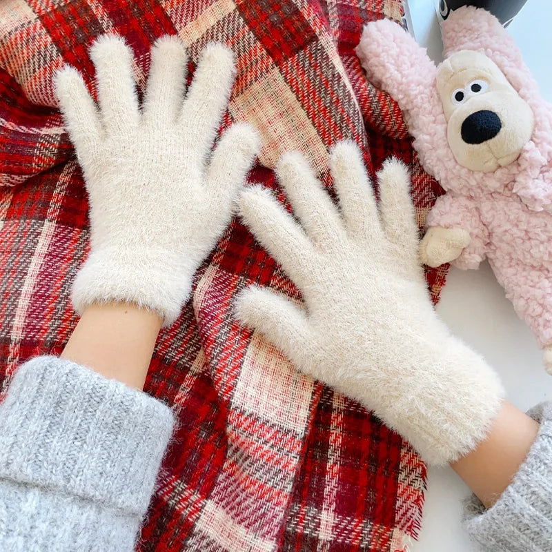 Soft Plush Winter Gloves for Women – Everyday Cozy Essential