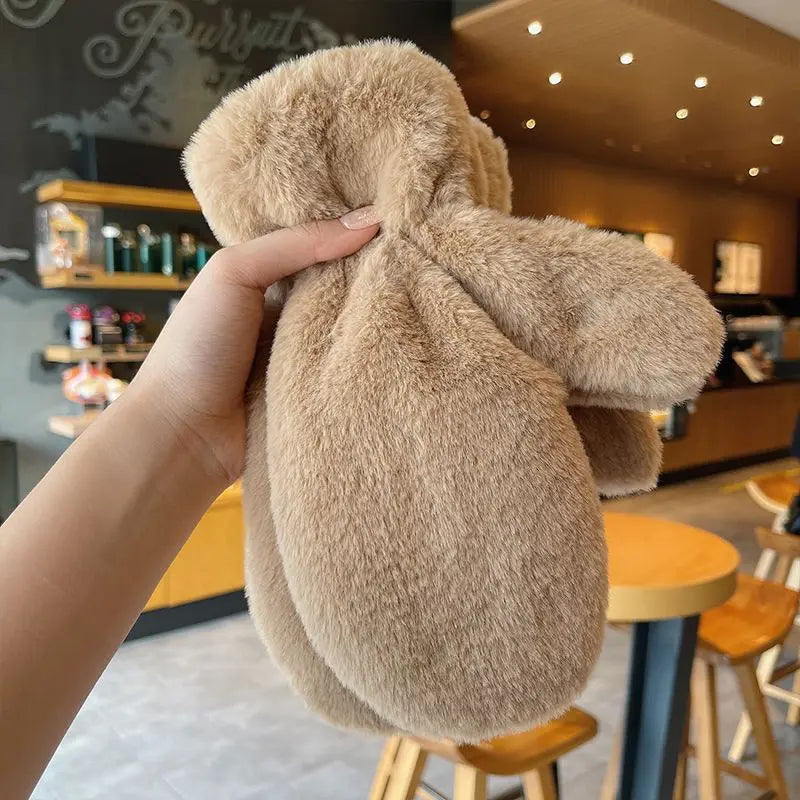 Fluffy Plush Mittens – Cloud-Soft Winter Warmth