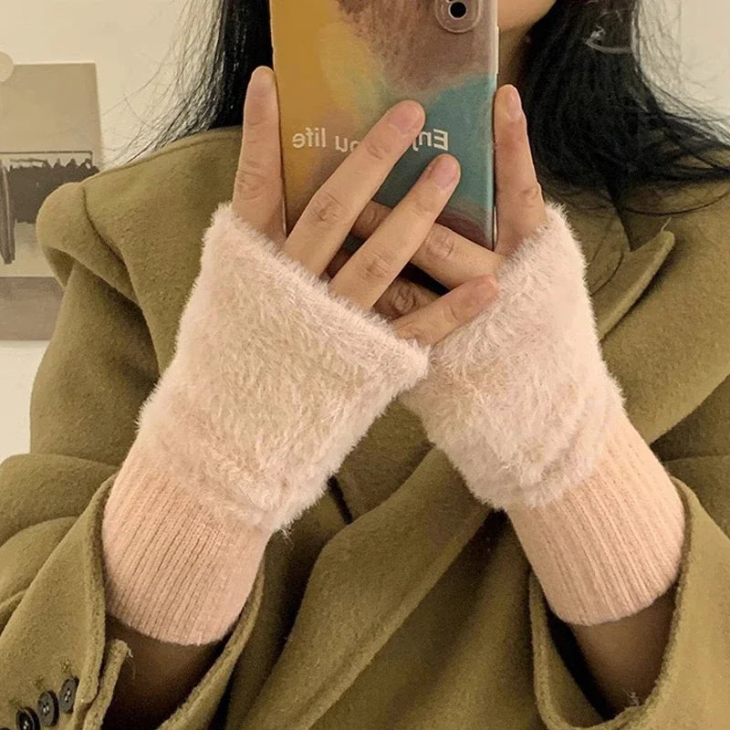 Plush Cozy Fingerless Gloves for Women – Warmth with Elegance