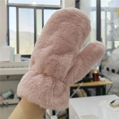 Fluffy Plush Mittens – Cloud-Soft Winter Warmth
