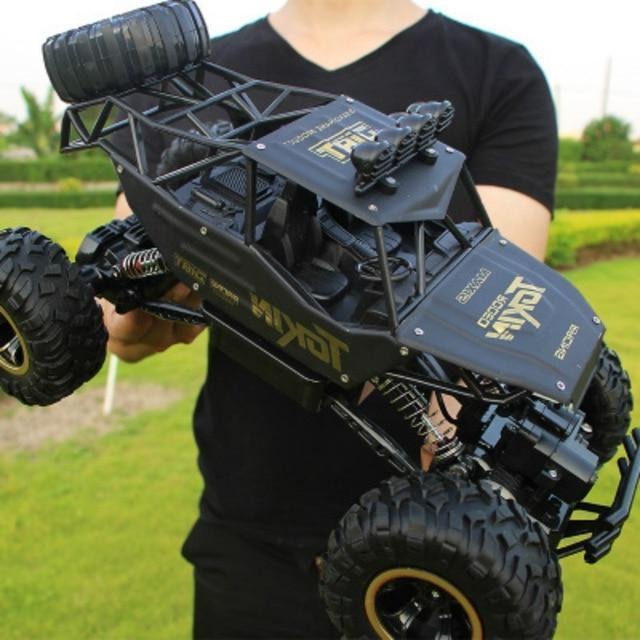 4x4 Rock Crawler Monster Truck – Built for Rough Terrain, Made for Fun