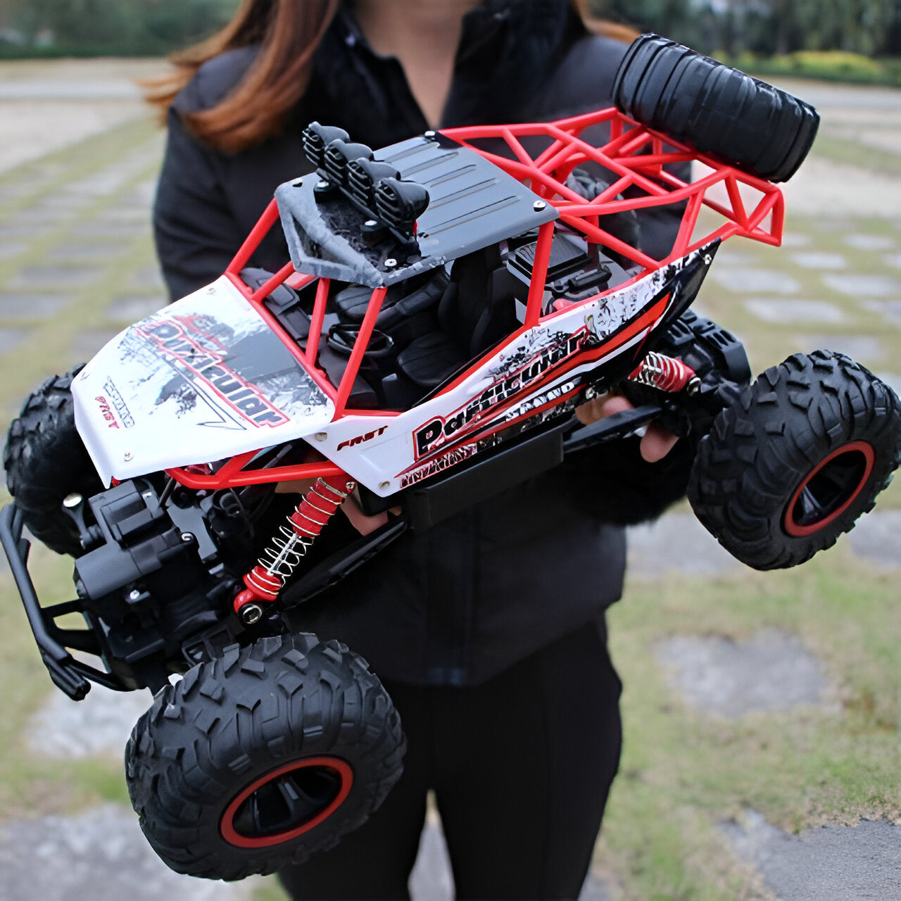 4x4 Monster Truck RC Crawler – Hours of Indoor & Outdoor Destruction
