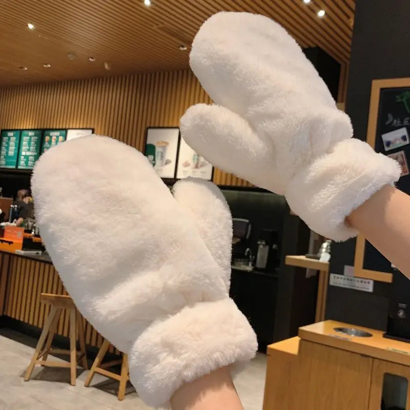 Fluffy Plush Mittens – Cloud-Soft Winter Warmth